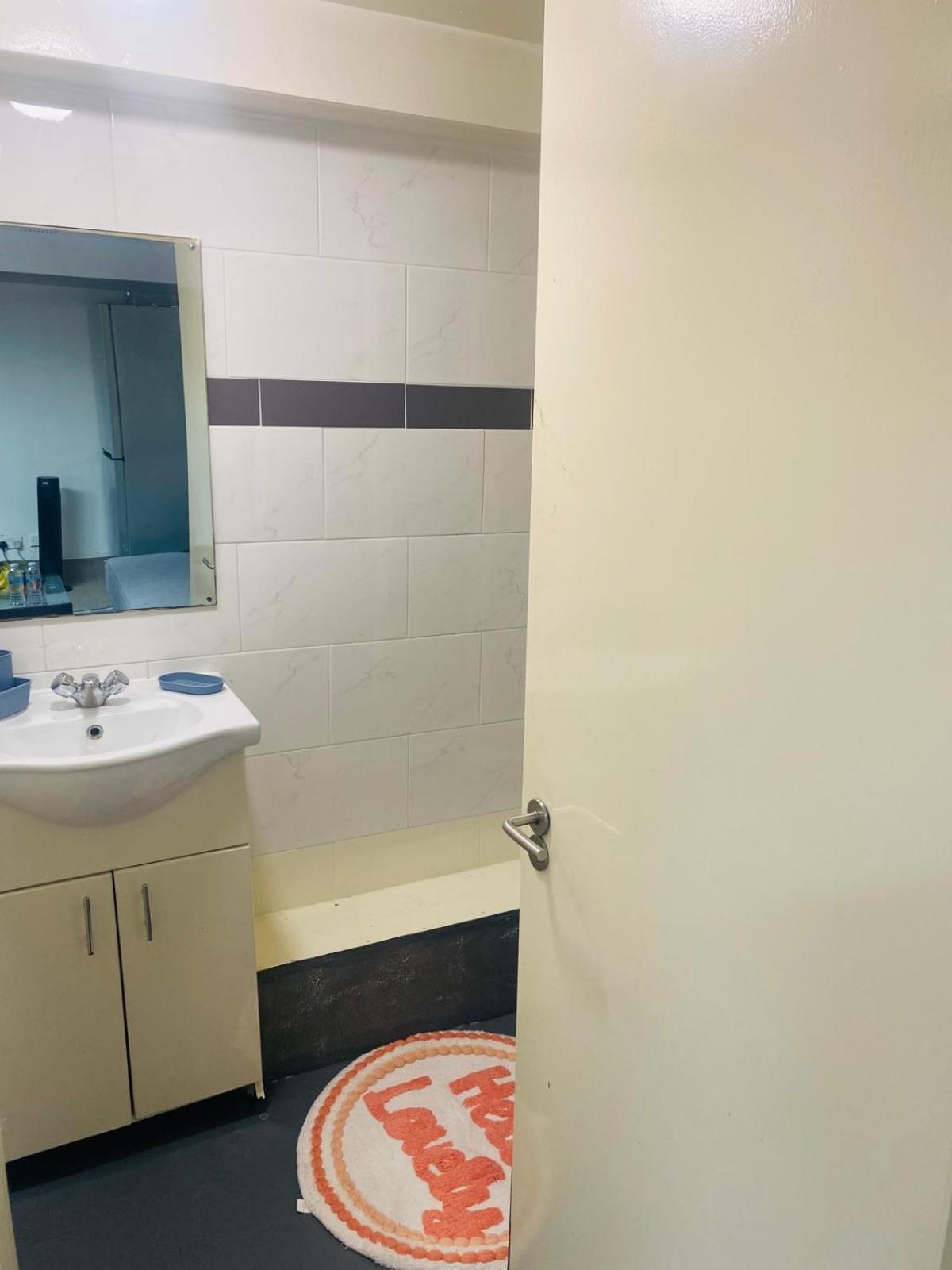 Cozy Opposite Chelsea Stadium Apartment London